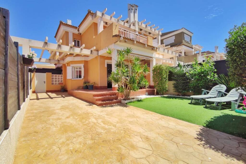 Montefaro Spacious Townhouse - Beach & Pool Санта Пола Экстерьер фото